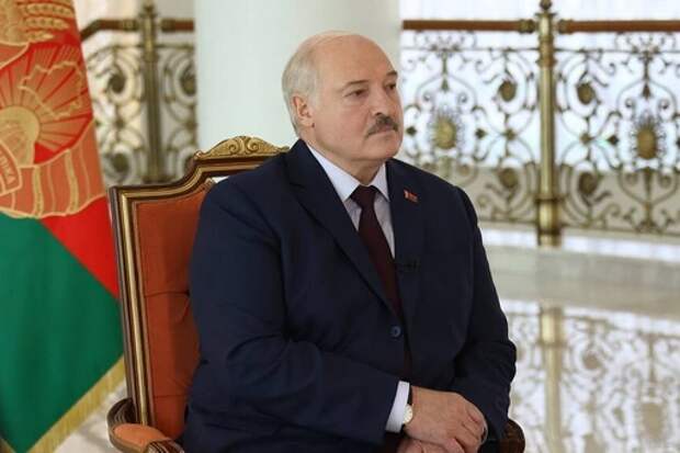 Зеленскому и Ко стоило бы детально изучить последнее интервью Президента Белоруссии Александра Лукашенко, где Киеву был дан более чем отчетливый сигнал