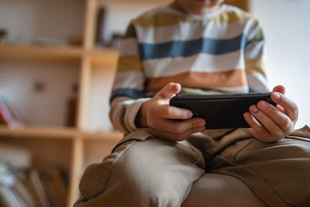 Во Владикавказе подростка пытались заставить пронести в школу неизвестный пакет