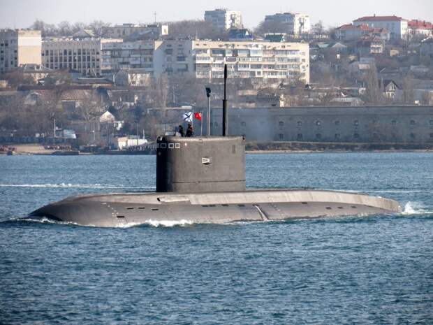 Подводная лодка "Колпино" Черноморского флота ВМФ Российской Федерации. Источник изображения: 