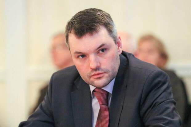 Дмитрий Солонников: Из Боширова и Петрова лепят Джеймсов Бондов Дмитрий Солонников: Из Боширова и Петрова лепят Джеймсов Бондов