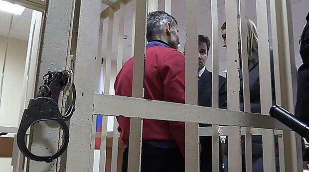 Следователь МВД, попавшийся на взятке в 2 млн рублей, взят под госзащиту