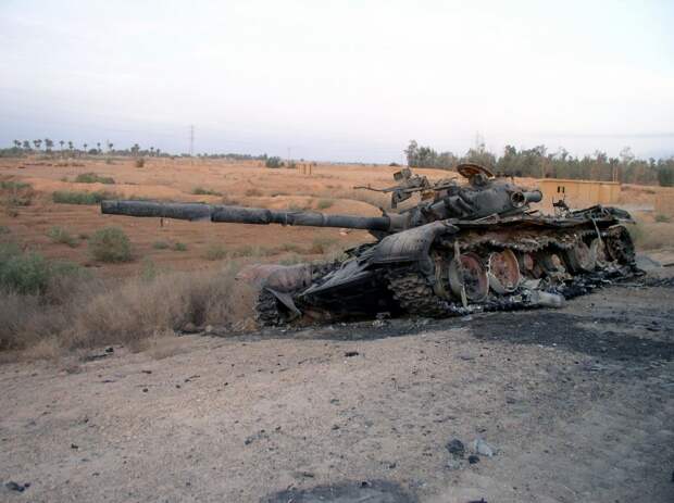 Армия Асада безжалостно бомбит танки и БМП террористов