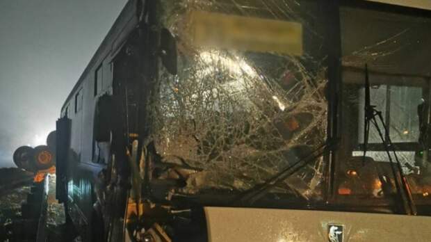 Два человека стали жертвами ДТП с автобусом в Тюменской области