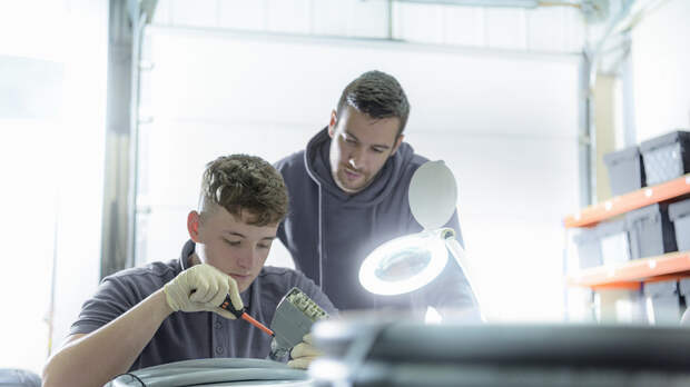 Почти половина работодателей одобряет трудоустройство подростков