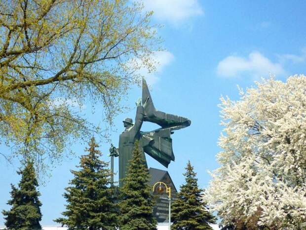 Донецк – в преддверии майских праздников и очередной укрообстрел