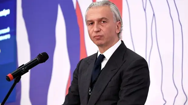 «Обсудим после 14 ноября»: Дюков — о продлении контракта с Карпиным, отставке Прядкина и реформах Hypercube