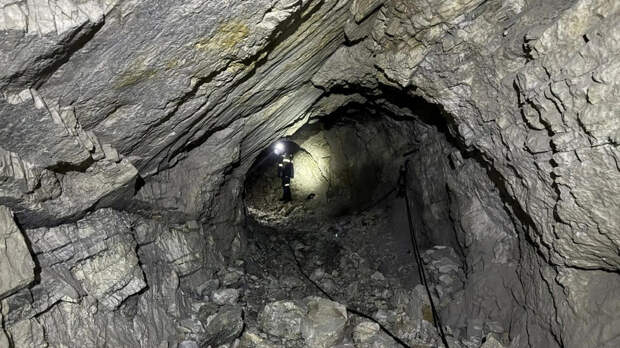 Один работник погиб при обвале шахты в Бурятии