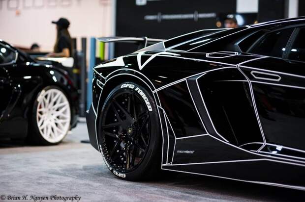 Черный Lamborghini Aventador в стиле Трон aventador, lamborghini, суперкар, трон, тюнинг