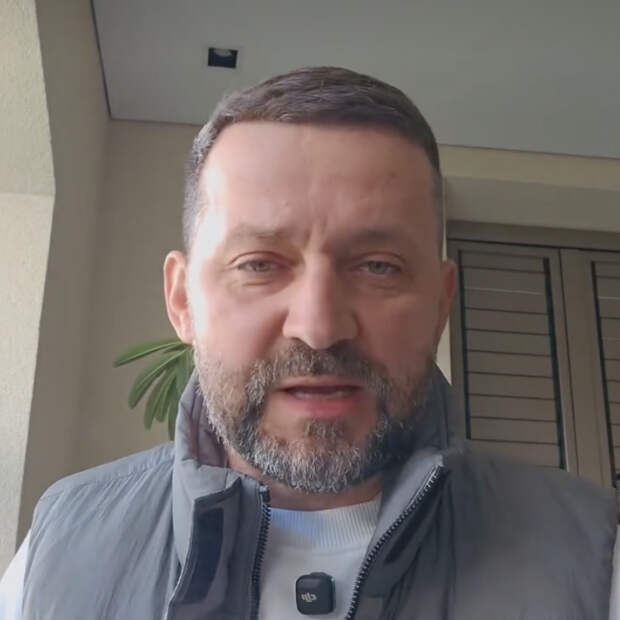 Комик-иноагент покаялся за возмутившую зрителей шутку о женщинах