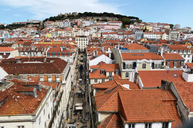 Во второй тур выборов президента в Португалии выходят социалист и крайне правый