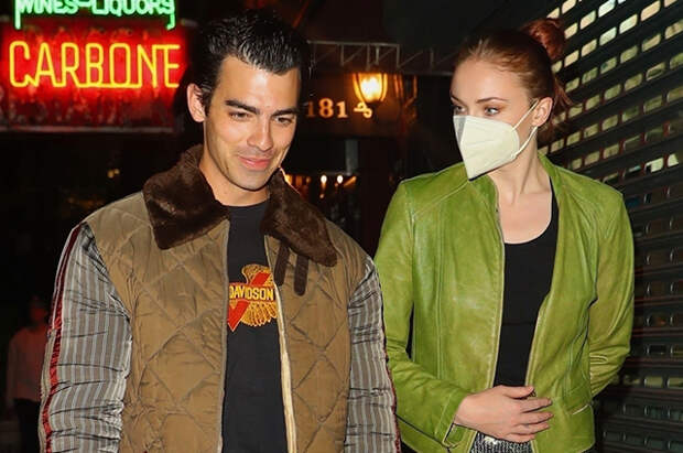 Джо Джонас и Софи Тернер замечены на свидании в Нью-Йорке