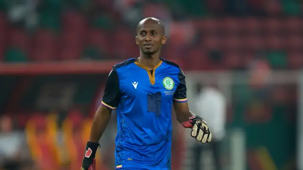 Защитник Комор в роли вратаря, гол Мане с травмой и три серии пенальти: чем удивили матчи 1/8 финала Кубка Африки