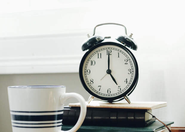 Три будильника - это полезно: объяснение ученых