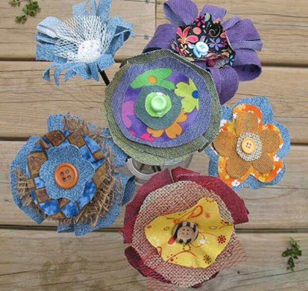 Как сделать цветы из старых джинсов — 5 идей