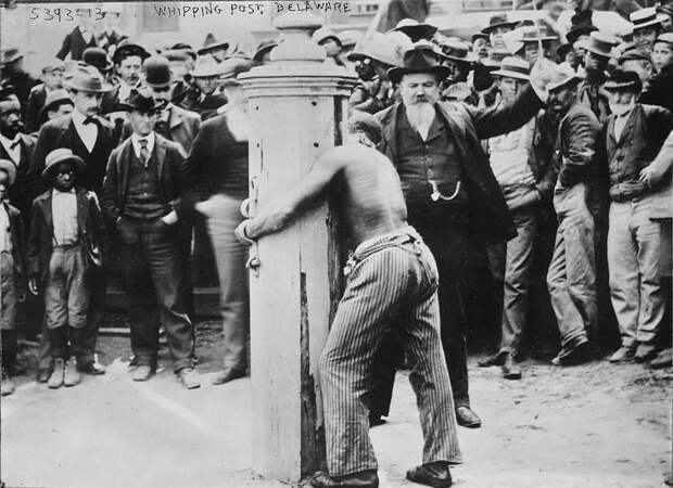 9. Публичная порка темнокожего мужчины за преступление, штат Делавэр, 1900 год век, мир, прошлое, снимок, событие, странность, фотография