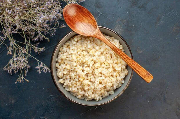 Ячневая каша с луком: недооцененный продукт, который стоит готовить каждый день