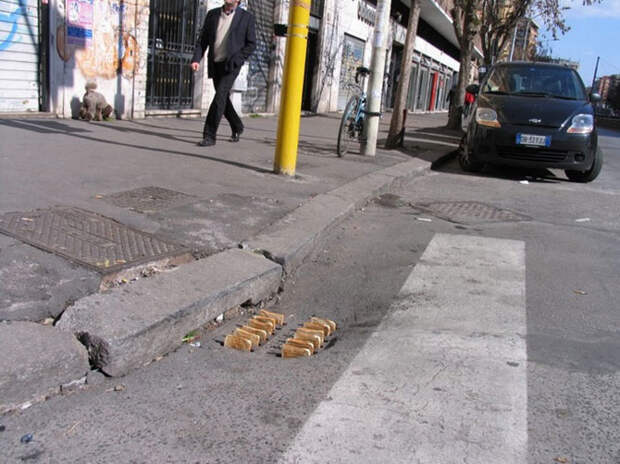 Странные городские скульптуры Марка Дженкинса