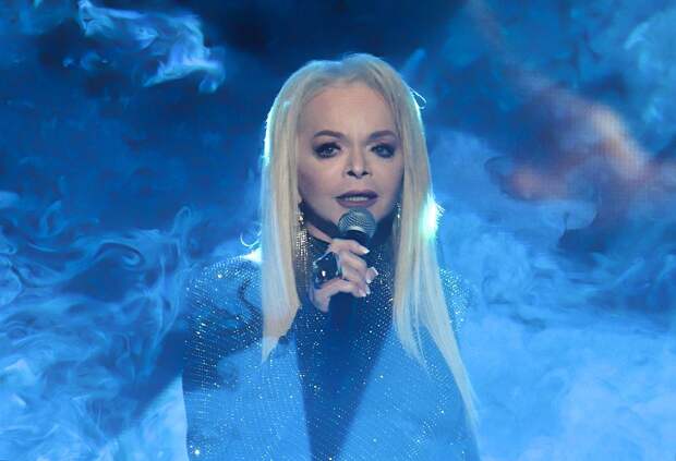 Юбилейный концерт Долиной перенесли на конец года