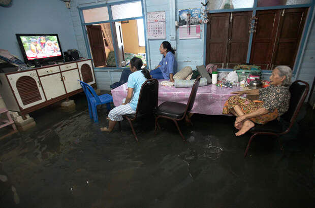 s t32 00302876 Сильнейшее наводнение в Таиланде