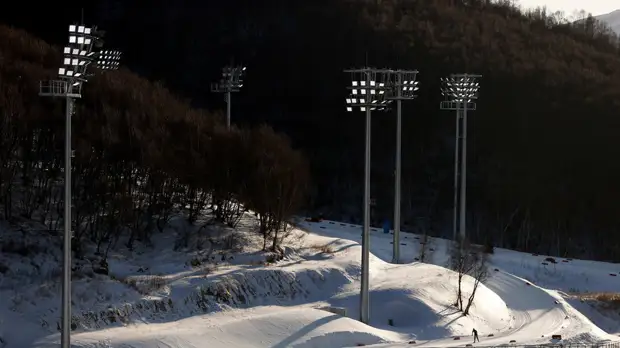 Российские биатлонисты не вышли на тренировку перед смешанной эстафетой на ОИ-2022