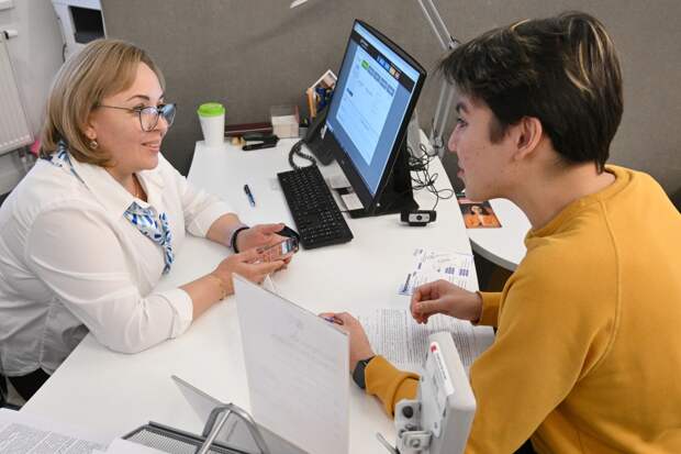 Россияне предпочли живые встречи для собеседования