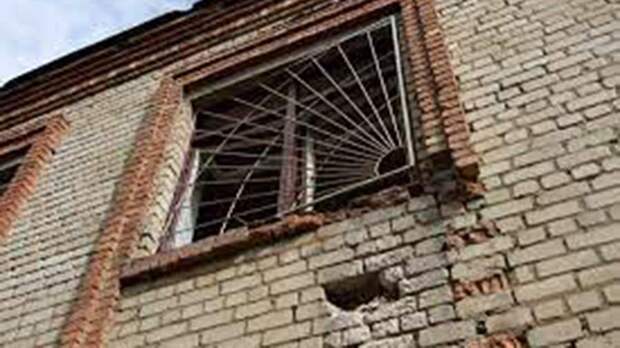 Украинские СМИ сообщили о расстреле здания военкомата в Харькове из гранатомета