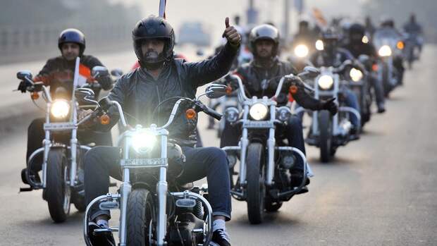 Картинки по запросу Мотоциклисты просят Путина отменить транспортный налог