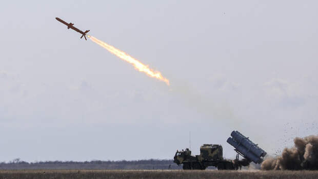 Украина хвастается на выставке в Абу-Даби модернизированным оружием СССР Украина хвастается на выставке в Абу-Даби модернизированным оружием СССР