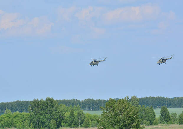 Вертолетчики ЦВО отработали маневры ухода от наземных средств ПВО условного противника
