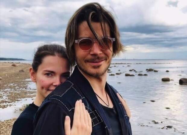 Как выглядит старший сын Боярской и Матвеева: новое фото 14-летнего Андрея