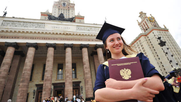 Большинство россиян считает важным высшее образование для карьеры