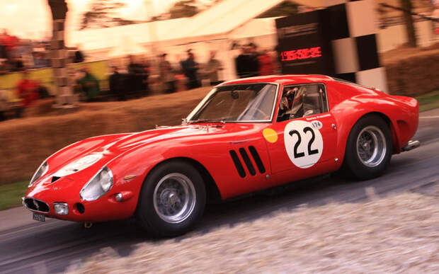 17. Ferrari GTO или Gran Turismo Omologato. Один из самых дорогих классических спорткаров в мире.