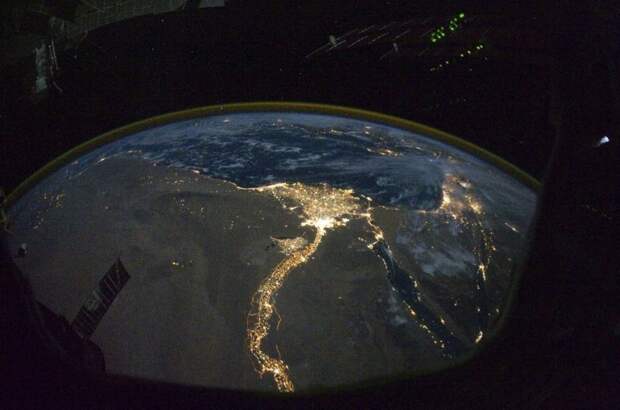 Яркие огни египетских Каира и Александрии земля, космос, красота, природа, фото