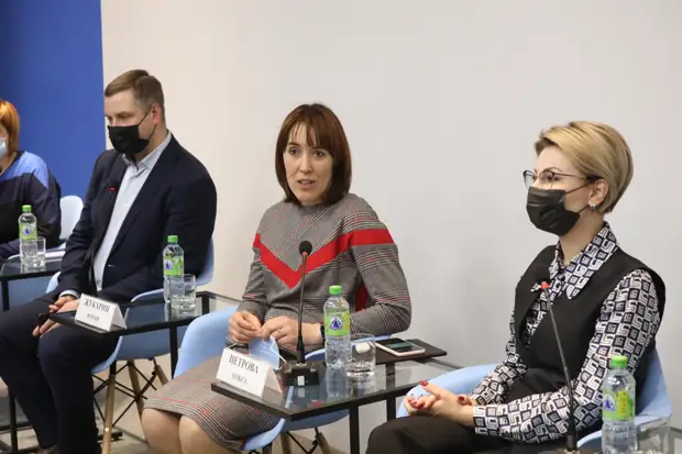 За кулисами телеолимпиады «Умницы и умники»: Юрий Вяземский беспрестанно шутит, а школьники боятся поднять руку