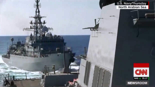 Российский и американский военные корабли опасно сблизились в Аравийском море