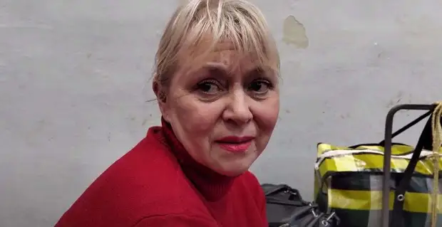 Беженка из Мариуполя назвала Зеленского мерзавцем и передала ему щедрых проклятий