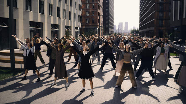 Алиса в стране чудес (2025)