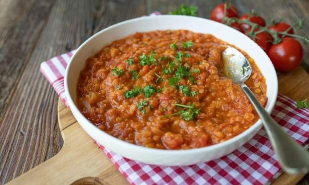 Постный томатный суп с чечевицей: ароматный и сытный обед на каждый день