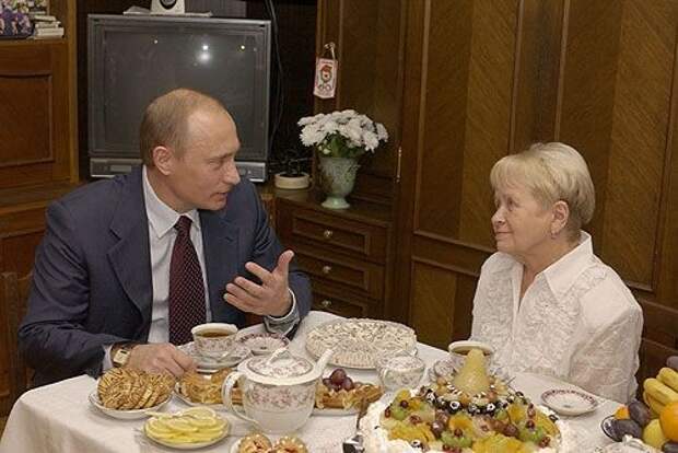 Пахмутова поблагодарила Путина за Крым Пахмутова поблагодарила Путина за Крым
