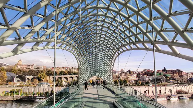 В Тбилиси пройдет благотворительный аукцион в поддержку проекта для беженцев