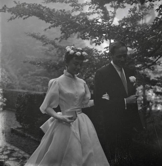 Hochzeit von Audrey Hepburn mit Mel Ferrer in der Kapelle auf dem Bürgenstock