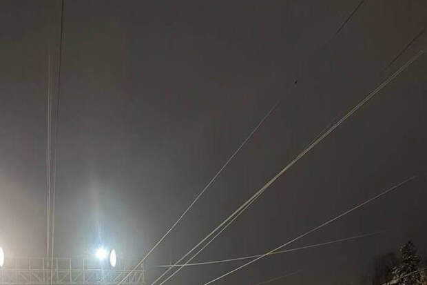 В Подмосковье рабочие не выжили из-за наезда электрички во время чистки путей