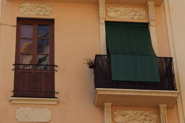 Дизайн: Оригинальная идея по оформлению балкона в стиле маленькой Италии