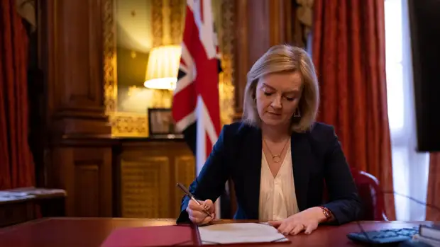 Трасс: cтраны G7 работают над новыми мерами против российских банков