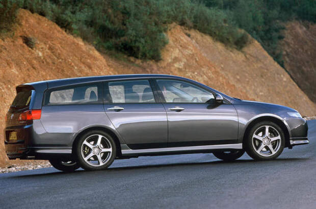 Honda Accord с кузовом универсал.