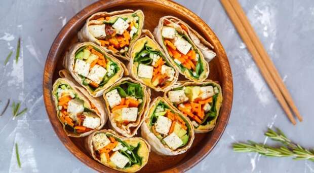 Вегетарианские рулетики. \ Фото: www.gastronom.ru.