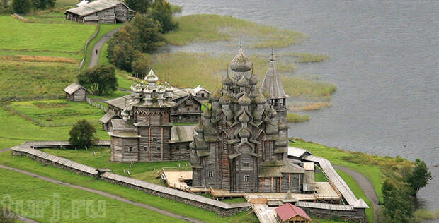 Россия, Погост Кижи, Кижи, Покровская церковь, Преображенская церковь, музей под открытым небом, храмы Карелии, древнерусское деревянное зодчество, достопримечательности России