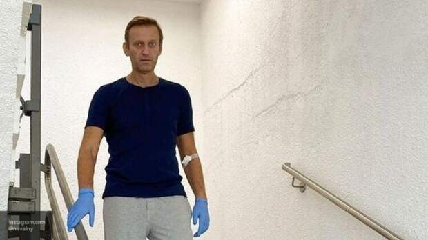 Зеленский призвал воздержаться от ранних выводов об отравлении Навального