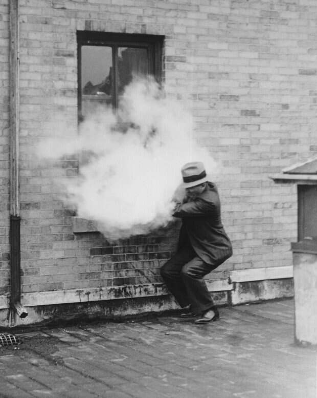 Демонстрация экспериментальной установки против грабителей. США, 1932 год. Демонстрация экспериментальной установки против грабителей. США, 1932 год. история, ретро, фотографии