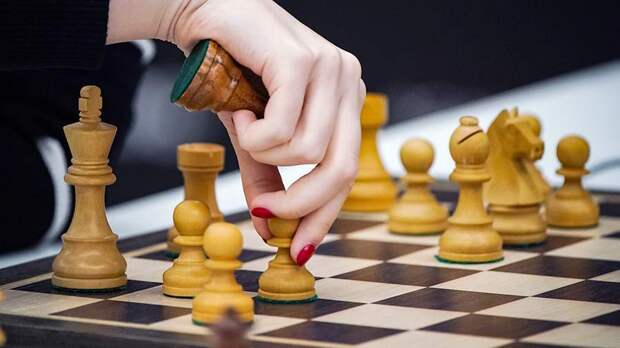 Захарова назвала самоисключением из мировых шахмат решение ФИДЕ отстранить ФШР